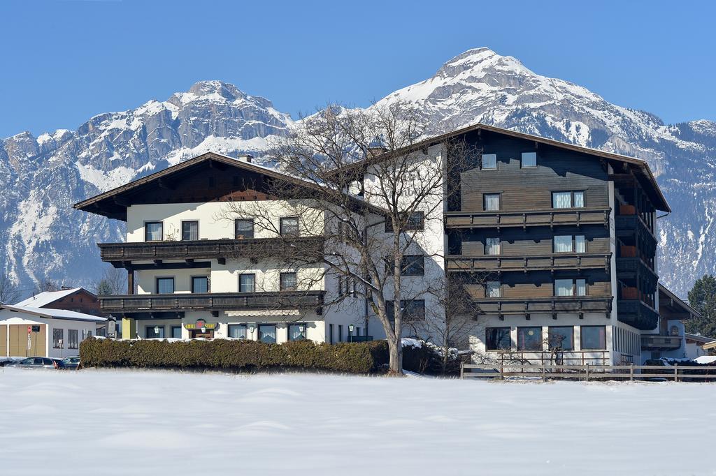 Hotel Alpenblick シュリッタース エクステリア 写真